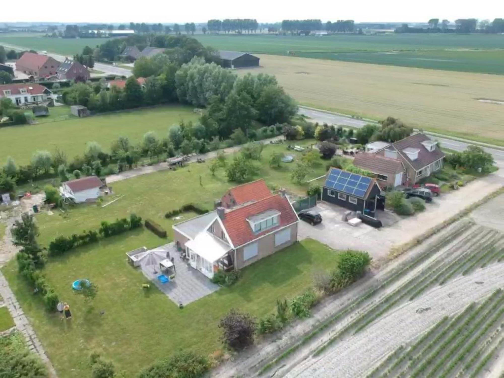 Vrijstaande Ruime Familiewoning Landelijk Gelegen Lewedorp Exterior foto
