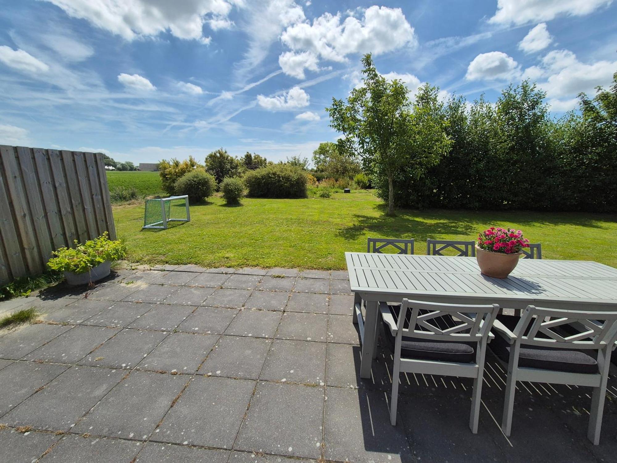 Vrijstaande Ruime Familiewoning Landelijk Gelegen Lewedorp Exterior foto